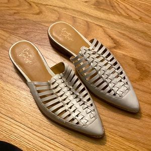 Crown Vintage off white Espadrilles size 7M. Never Worn!.